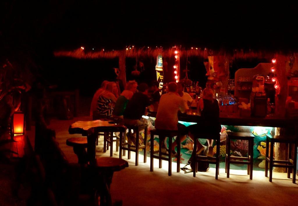 Lanta Castaway Beach Resort Ко-Ланта Екстер'єр фото